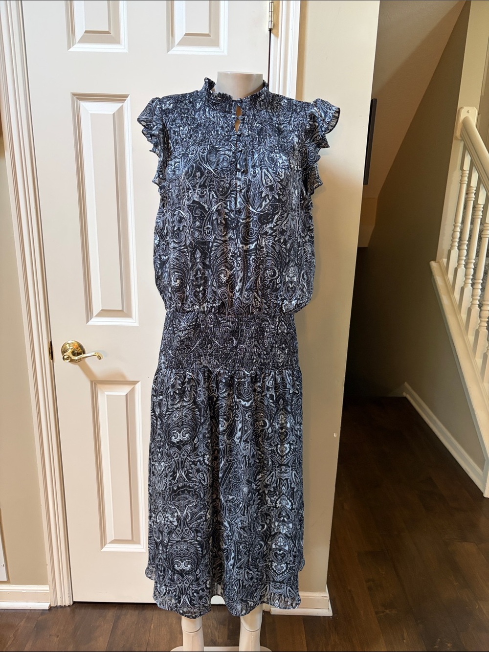 NWT White House Black Market Black White metallic silver Paisley smock Midi , XL